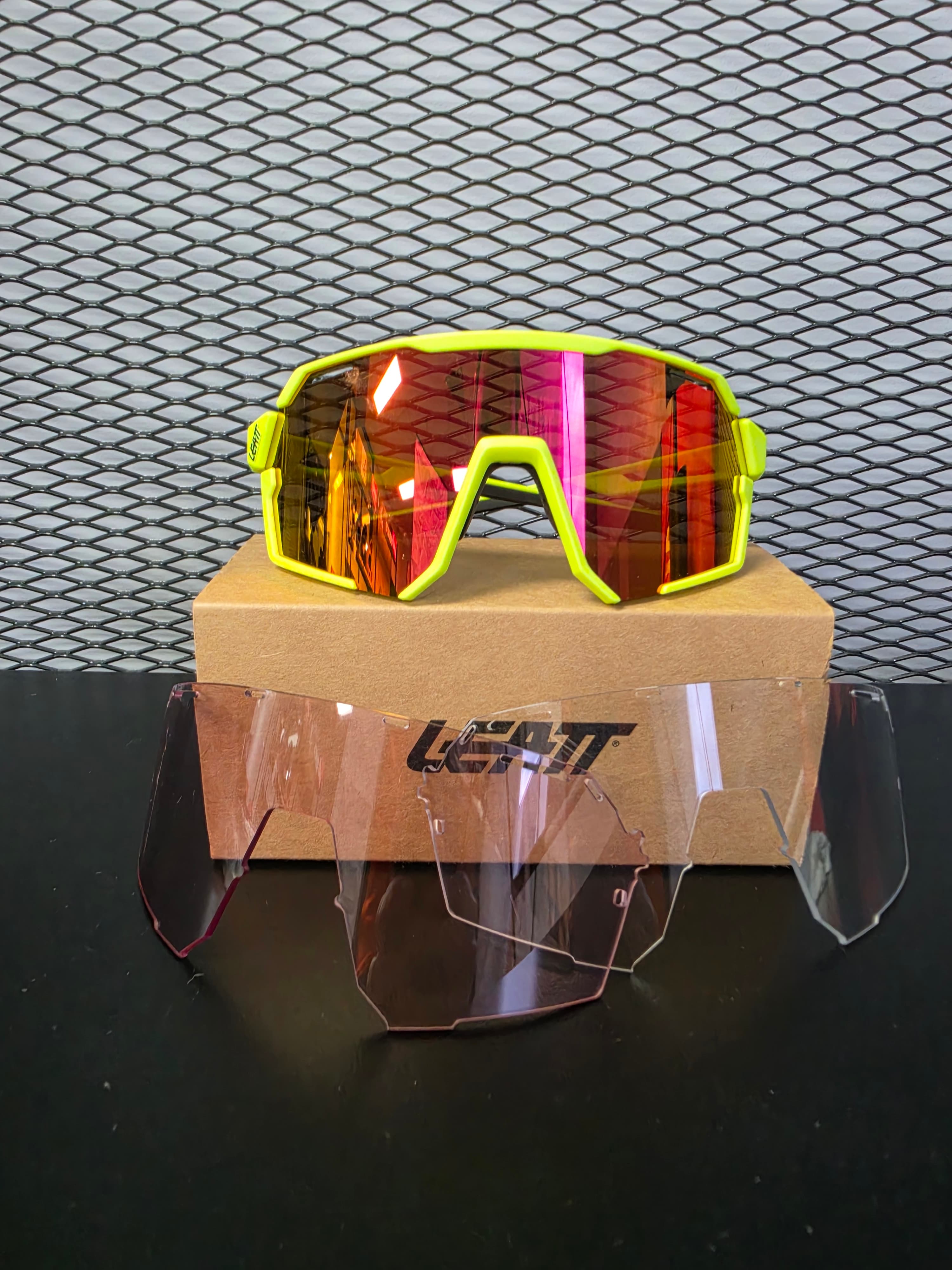 Sunglasses RedViz Pro - Neon Yellow RIZ Cryztal Red