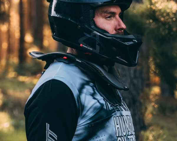 Component 2: neck brace