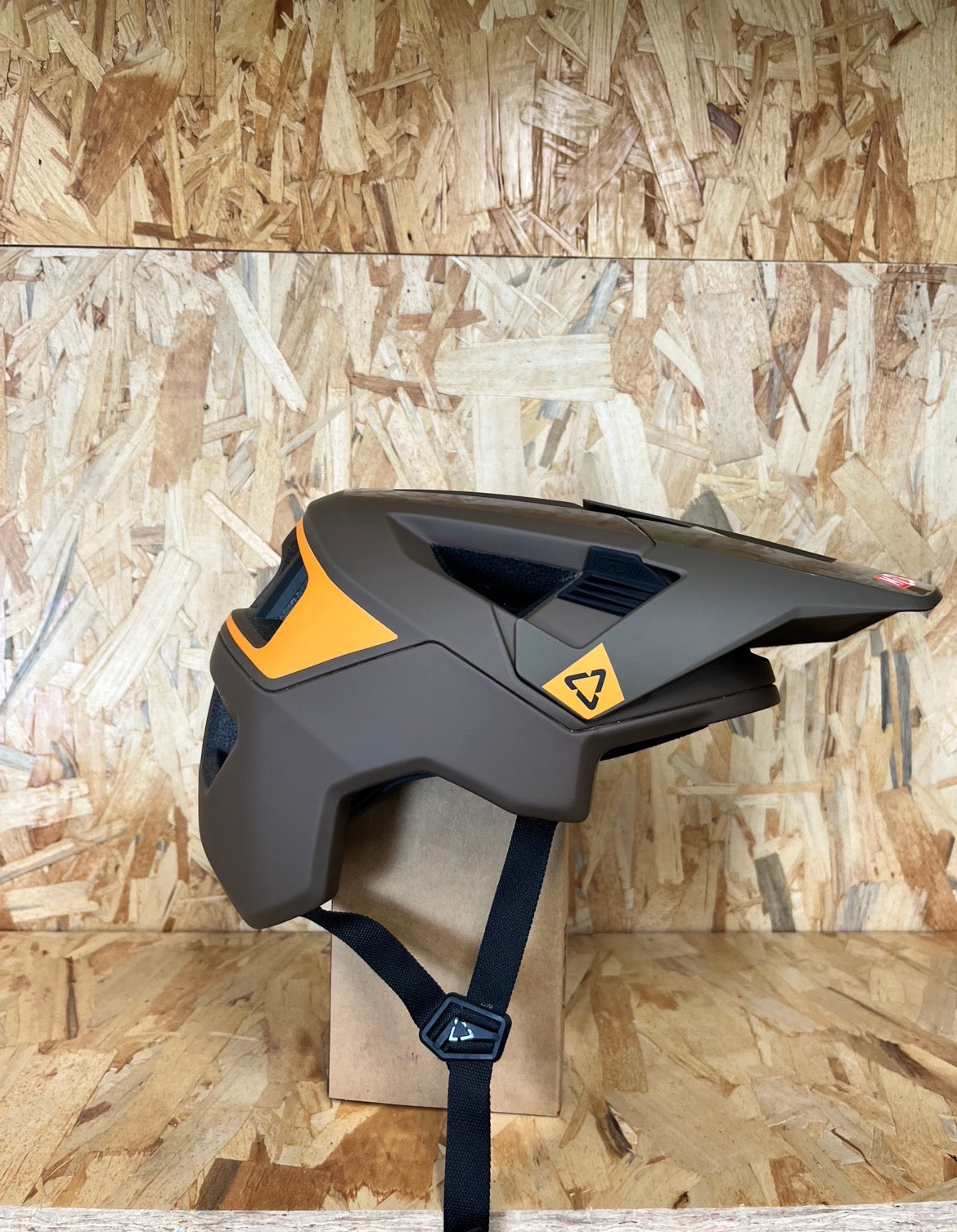 Helmet MTB AllMtn 4.0 - M - Lager Yellow